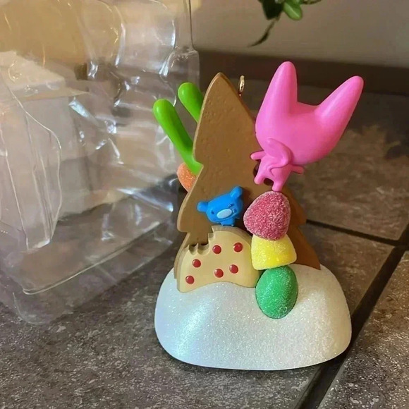 Hoops & Yoyo Keepsake Ornament - Picture 5 of 8